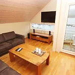 Casa vacanze 12 Person In Jelsa