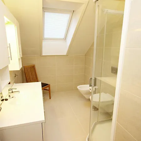 12 Person In Ferienhaus Jelsa
