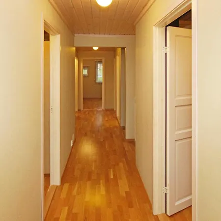 12 Person In Ferienhaus Jelsa